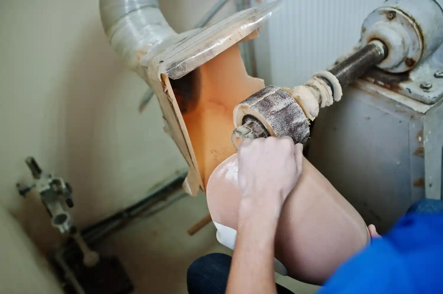 Emergency plumber fixing clogged sewer lines in Southampton