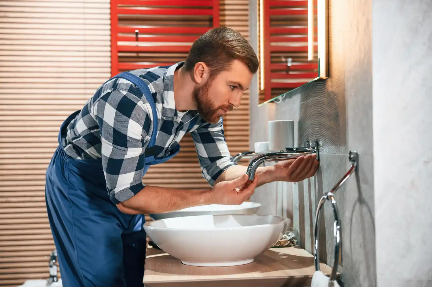 Emergency plumber in Abingdon repairing leaks, burst pipes and urgent plumbing issues